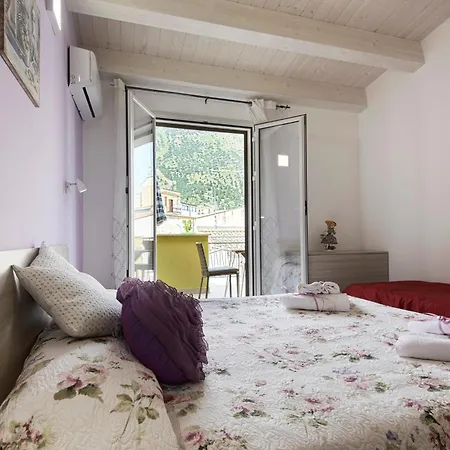 Rosy Con Terrazzo Lägenhet *
